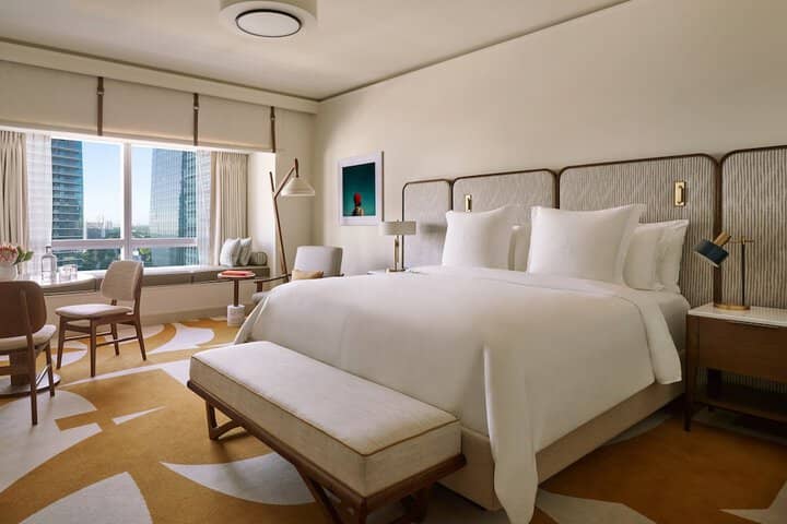 Room 16 of 60