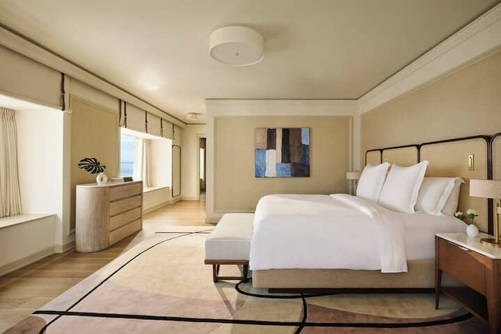 Room 28 of 60